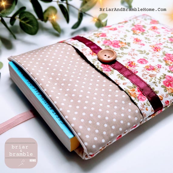 Floral Padded Book Sleeve with Pocket – A Protective Case for Book Lovers