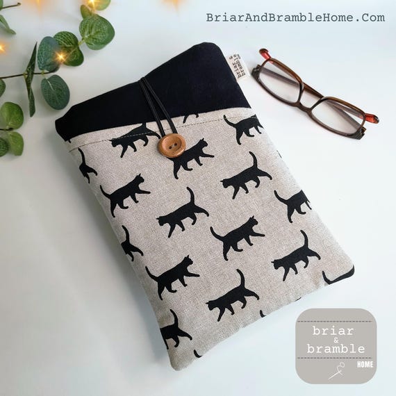 Black Cats Padded Book Sleeve - Cosy Book Cover with Pocket for Pet Lover