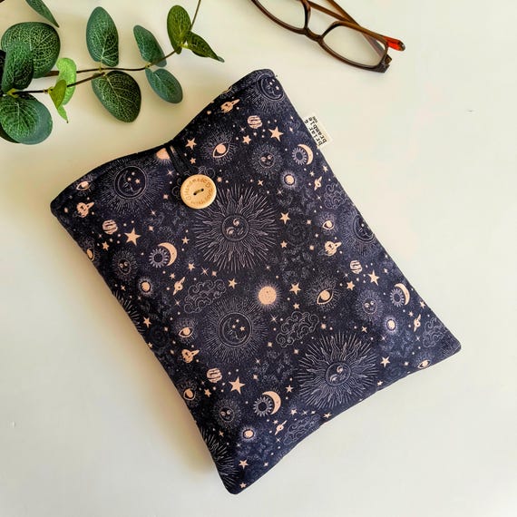 Celestial Sun Book Sleeve – Sun Moon Print Book Protector, Wiccan Padded Cotton Cover for Novels, Kindle Paperwhite, Kobo Clara