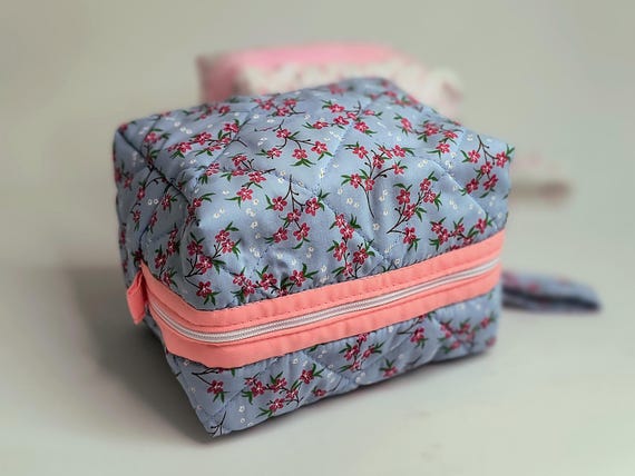 Handmade Quilted Floral Makeup Bag: Cotton Cosmetic Pouch